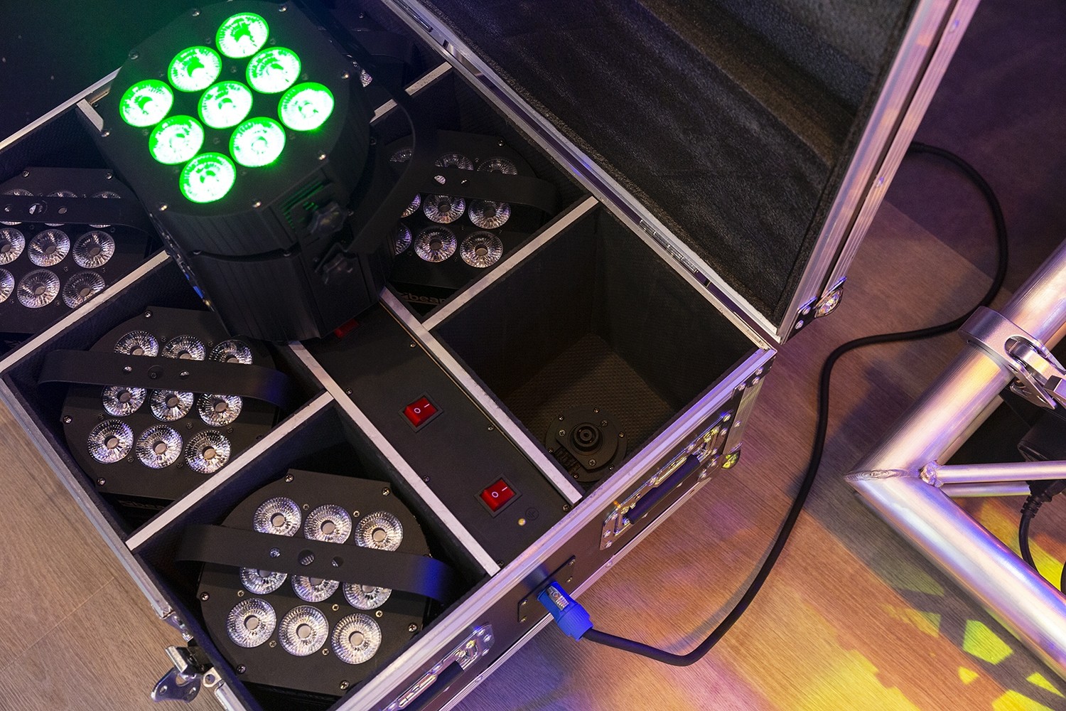 BeamZ Pro BBP60 UPLIGHTER SET - Slika 2